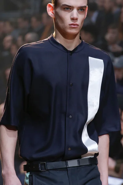 Look 24